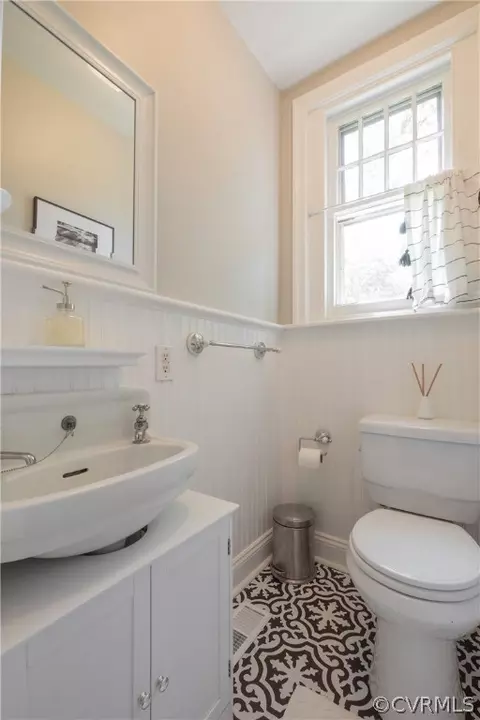 Bath - 1237 Warren Ave, Richmond, VA 23227 photo 2 of 4