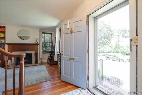 Entry Way - 1237 Warren Ave, Richmond, VA 23227 photo 2 of 7