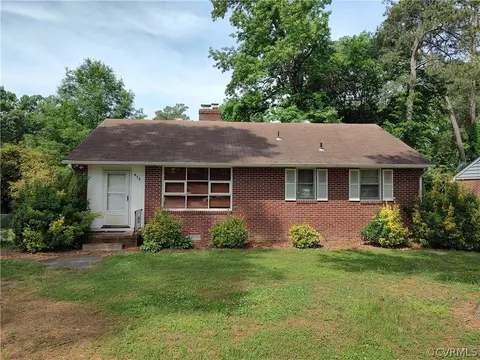 438 Pine Ridge Rd, Petersburg, VA 23805