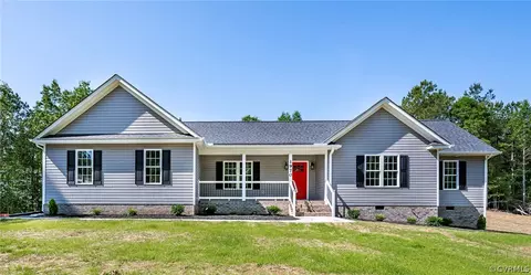 1970 Moody Fox Ln, Carson, VA 23830