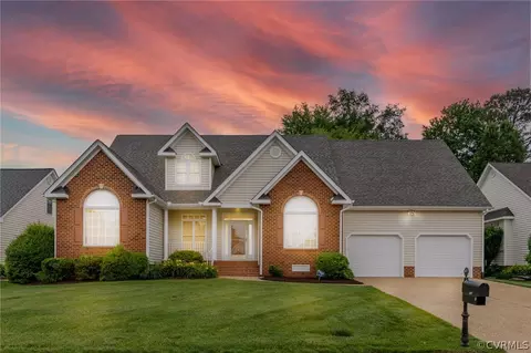 290 Kennon Pointe Dr, Colonial Heights, VA 23834