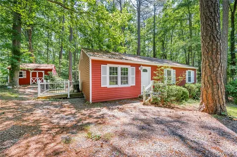 11300 Pinemist Rd, Midlothian, VA 23112