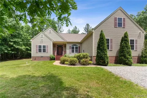 13570 Smacks Dr, Amelia Court House, VA 23002