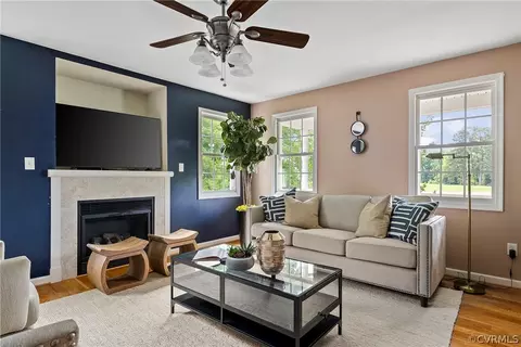 13514 Old Stage Rd, Hopewell, VA 23860