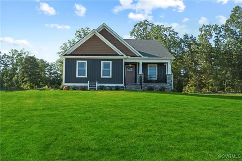 358 Hobbs Hole Ln, Tappahannock, VA 22560