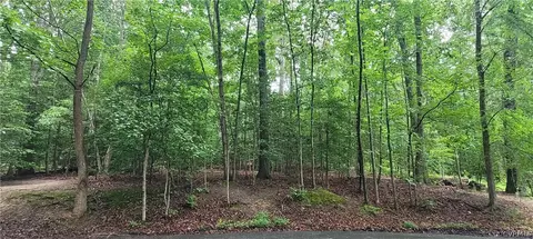 3821 Victoria Ln, Midlothian, VA 23113