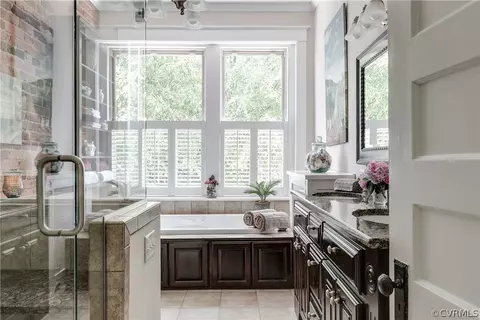 Bath - 2303 Floyd Ave, Richmond, VA 23220 photo 2 of 5