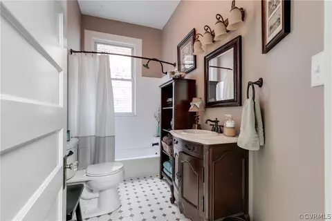 Bath - 2303 Floyd Ave, Richmond, VA 23220 photo 5 of 5