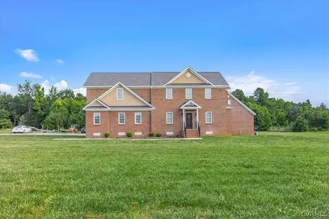 15550 Greenbriar Blvd, Disputanta, VA 23842