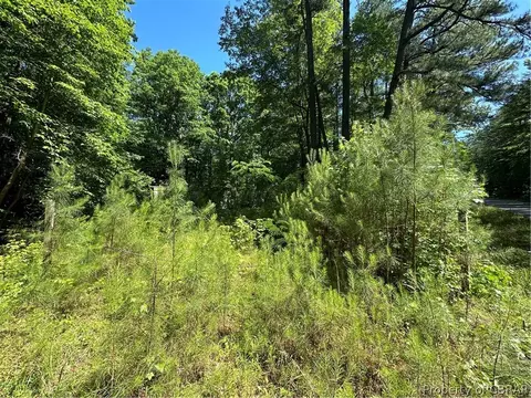 9088 Indian Rd, Gloucester, VA 23061 photo 3