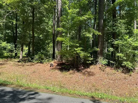 9088 Indian Rd, Gloucester, VA 23061 photo 5