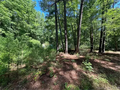 9088 Indian Rd, Gloucester, VA 23061 photo 2