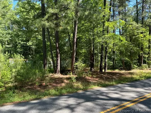 9088 Indian Rd, Gloucester, VA 23061 photo 4