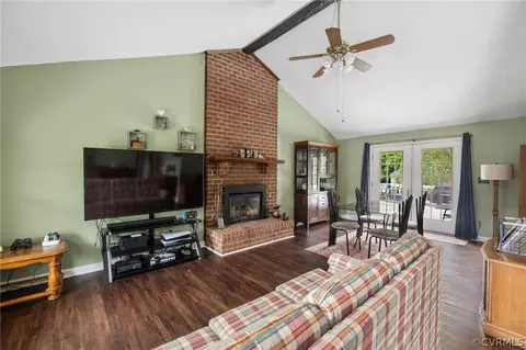 12306 Beaver Point Dr, Midlothian, VA 23112 photo 4