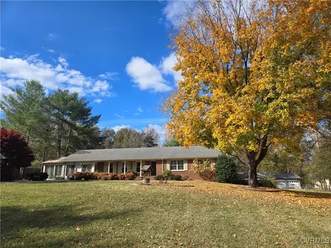 622 Fairgrounds Rd, Farmville, VA 23901