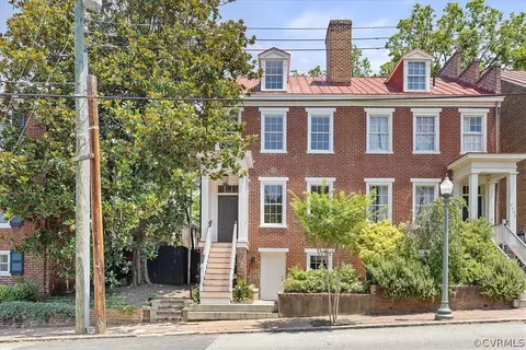 2204 E Broad St, Richmond, VA 23223