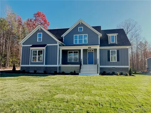 4184 Tuckmar Pond Dr, Moseley, VA 23120