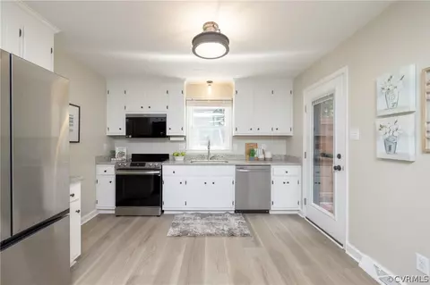 Kitchen - 14403 Deer Meadow Dr, Midlothian, VA 23112 photo 1 of 4