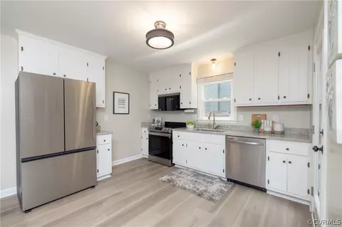 Kitchen - 14403 Deer Meadow Dr, Midlothian, VA 23112 photo 2 of 4