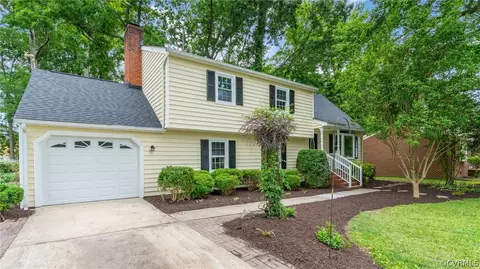 967 Edinborough Dr, Colonial Heights, VA 23834