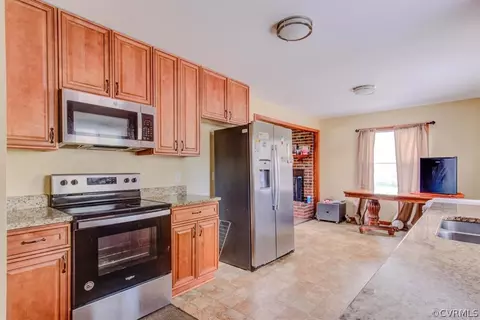 6413 Erhart Rd, Richmond, VA 23225