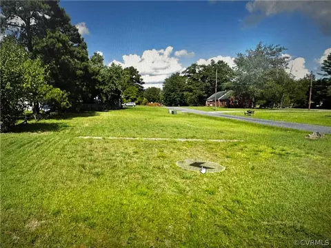 1500 W Carolina Ave, Nottoway, VA 23930