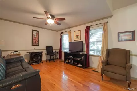 Living - 2734 Sutherland Rd, Sutherland, VA 23885 photo 1 of 2