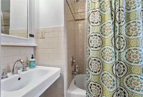 Bath - 5211 Devonshire Rd, Richmond, VA 23225 photo 2 of 3