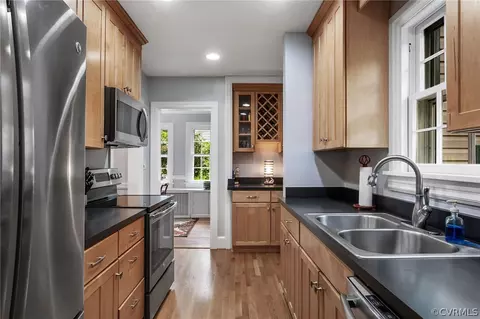 Kitchen - 5211 Devonshire Rd, Richmond, VA 23225 photo 4 of 4
