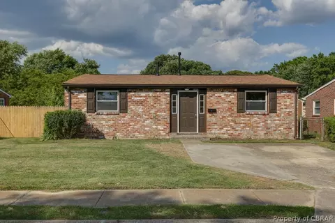 Exterior - 1902 Newton Rd, Hampton, VA 23663 photo 3 of 7