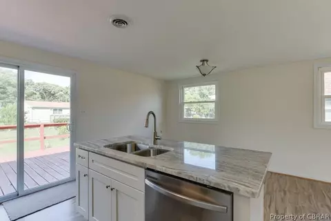 Kitchen - 1902 Newton Rd, Hampton, VA 23663 photo 4 of 5