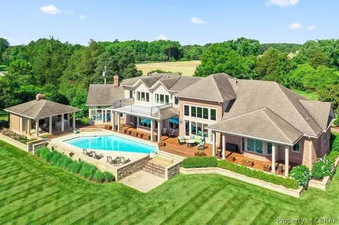 2055 Ditchley Rd, Kilmarnock, VA 22482