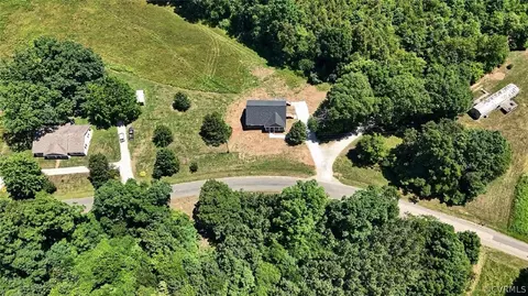729 Mockingbirg Ln, Gladstone, VA 24553 photo 3