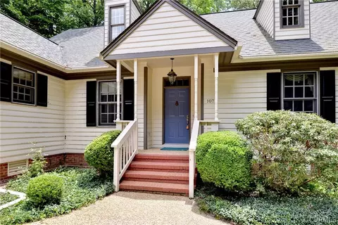 Exterior - 107 Addingtons, Williamsburg, VA 23188 photo 3 of 9
