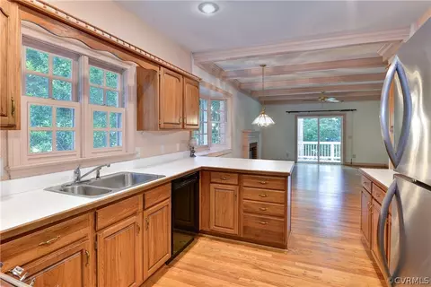 Kitchen - 107 Addingtons, Williamsburg, VA 23188 photo 5 of 5