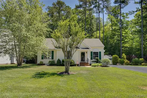 4915 Tanfield Dr, Henrico, VA 23228