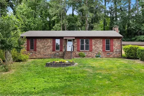 237 Spring Dr, Colonial Heights, VA 23834