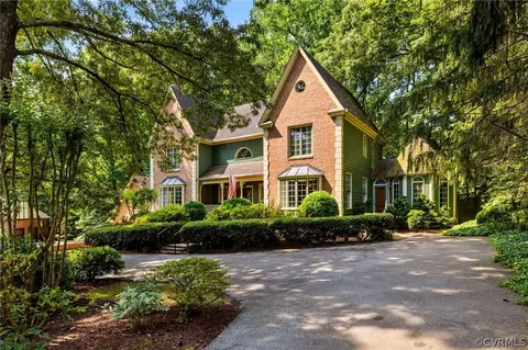 8703 Berwickshire Dr, Henrico, VA 23229