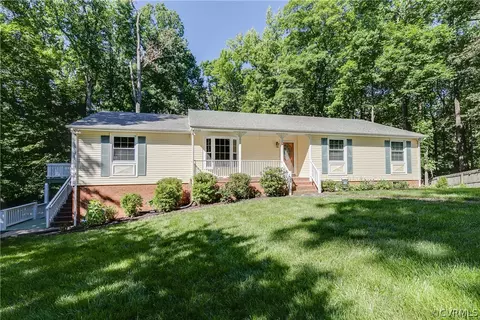 602 Holly Grove Ln, North Chesterfield, VA 23235