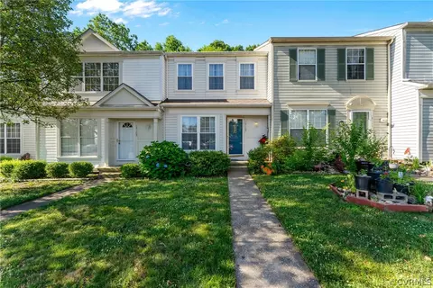 13107 Carolyn Forest Dr, Woodbridge, VA 22192