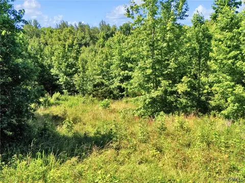 210 Ivy Cliff Dr, Bumpass, VA 23024 photo 5