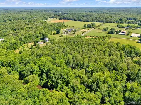 210 Ivy Cliff Dr, Bumpass, VA 23024 photo 7