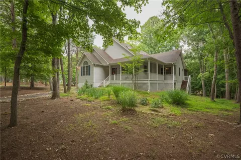 21 Smokewood Dr, Palmyra, VA 22963