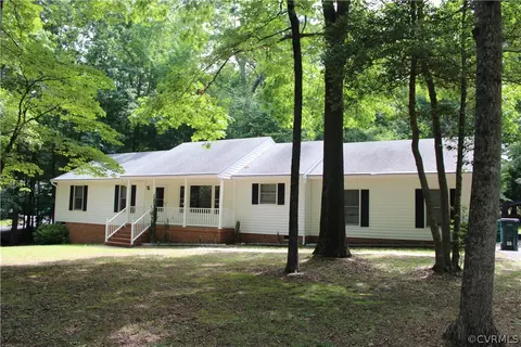 909 Rasmussen Dr, Sandston, VA 23150