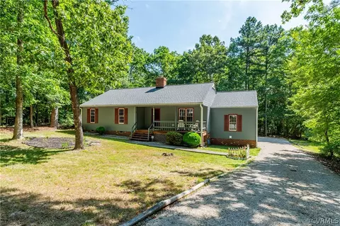 7528 Robinwood Dr, Chesterfield, VA 23832