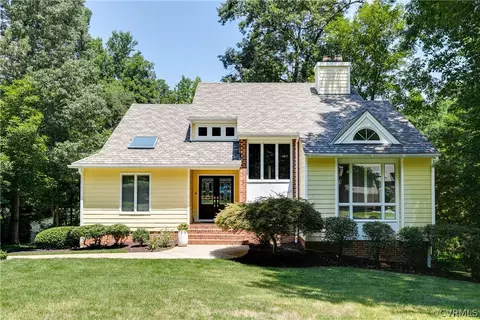 5903 Moss Creek Rd, Midlothian, VA 23112