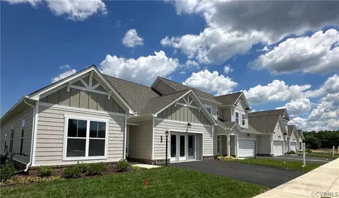 8676 Hope Farm Ln, Mechanicsville, VA 23111