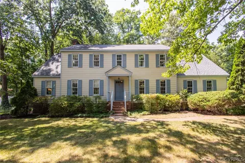 2240 Corner Rock Rd, Midlothian, VA 23113