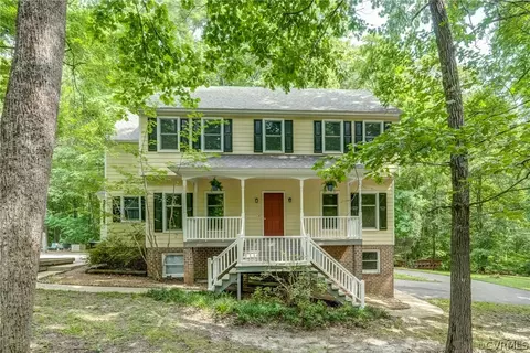 6048 Pontefract Dr, New Kent, VA 23124