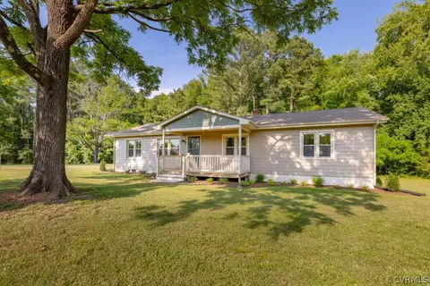 5286 Cottage Rd, Blackstone, VA 23824